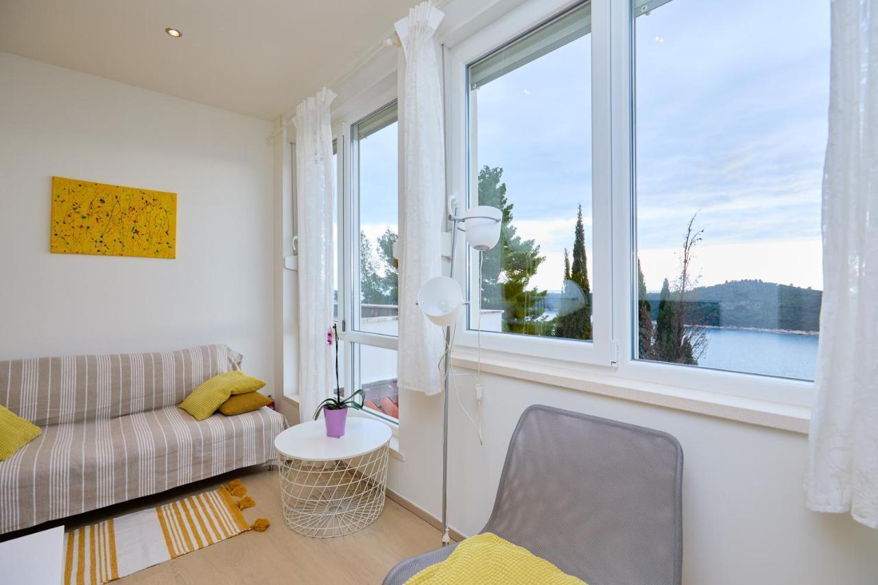 Apartment Yellow Seaview *
