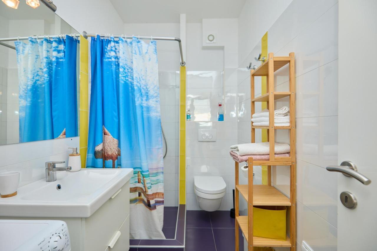 Apartment Yellow Seaview