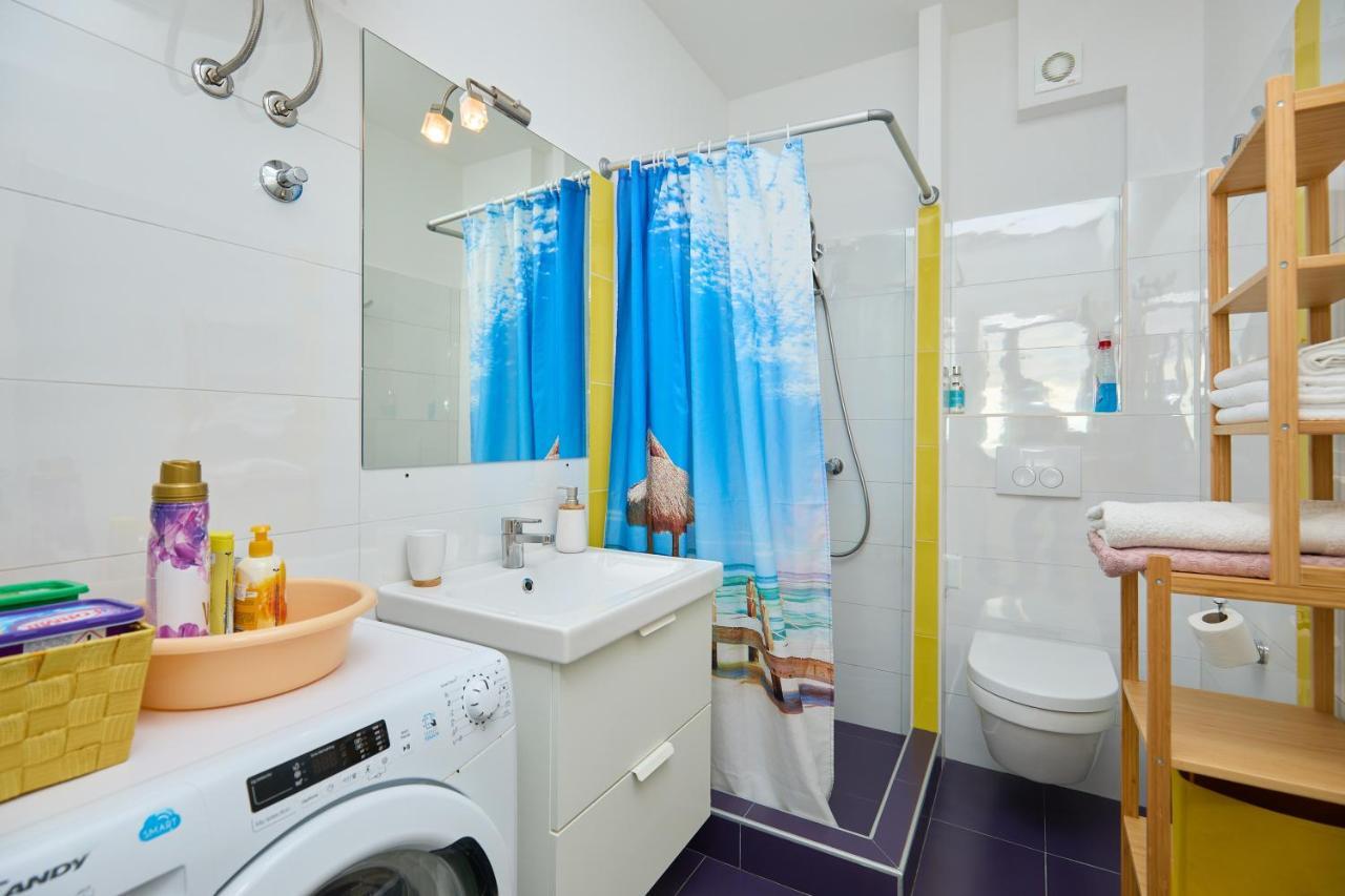 Apartment Yellow Seaview